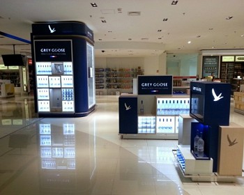 Grey Goose Pillar & Gondolas Sao Paulo Arrivals New Terminal 3